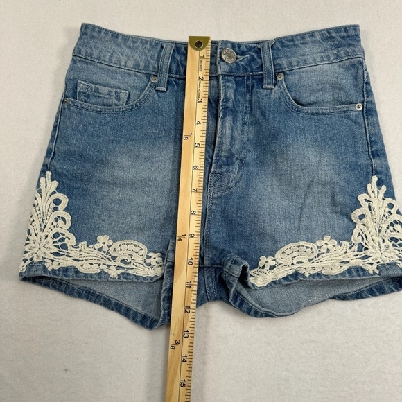 Bdg Lace Embroidered Erin Jean Shorts Womens Size 25 Light Wash High Rise - Picture 5 of 11